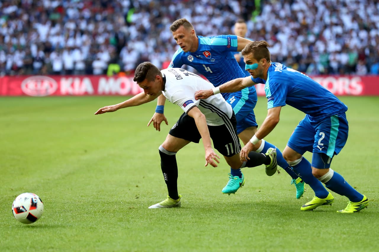 El segundo gol tardaría en llegar varios minutos, Hasta que Draxler haría la jugada grande por la banda izquierda.
