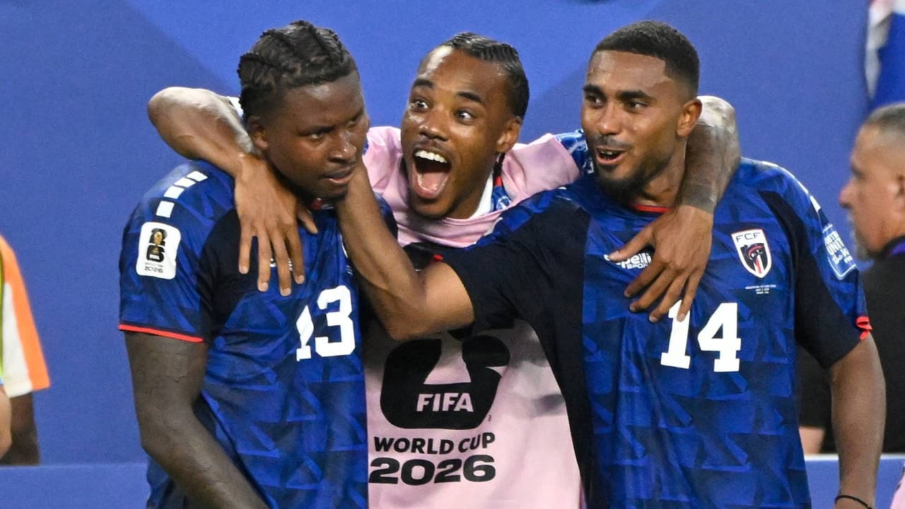 Selección de Cabo Verde regresó a su país con recibimiento como héroes nacionales
