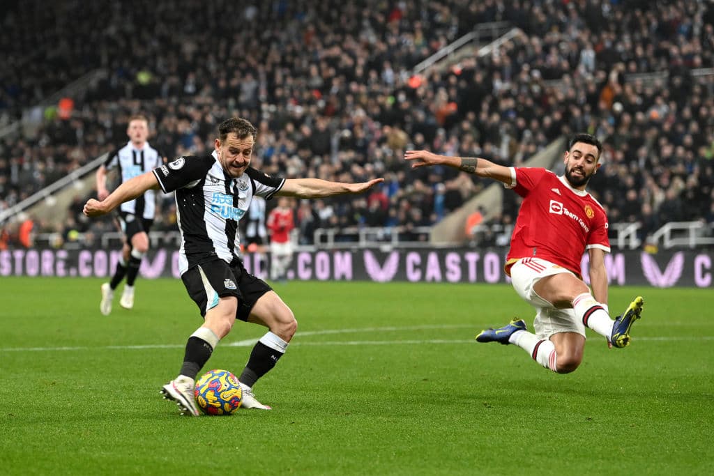 Newcastle sorprende con inceíb le futbol y logran robarle un punto al Manchester United con el epate 1-1.