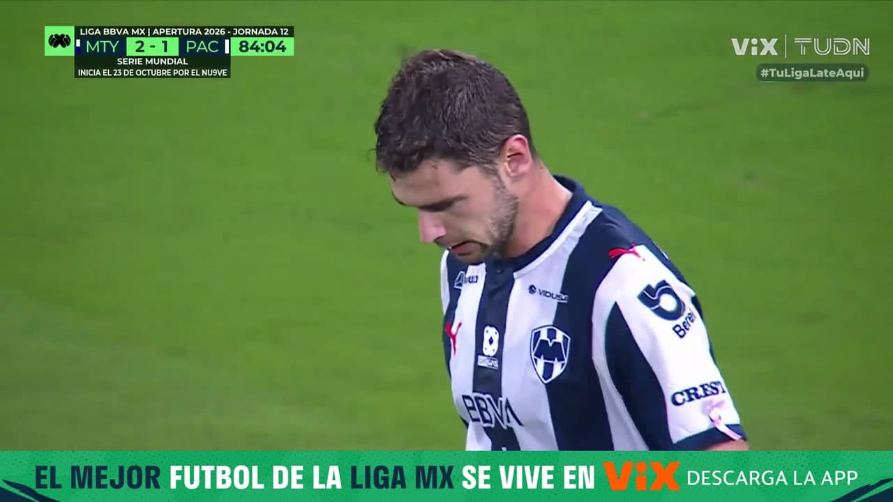 ¡El oso del año! Cuypers falla solo frente al portero