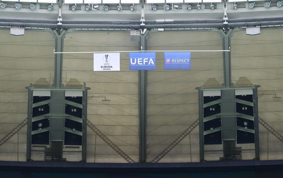 Miles de fanáticos del Krasnodar, así como cientos del Valencia, se pusieron cita este jueves para vivir la definición de la serie de Octavos de Final de la Europa League entre sus equipos. Unos con el deseo de darle vuelta al global y otros esperando poder mantener la diferencia.