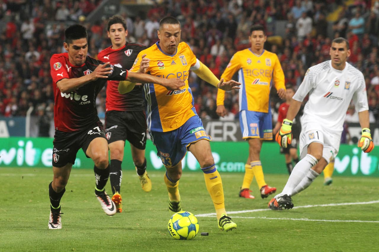 Atlas recibió a Tigres y el momento clave del encuentro se dio a los 44 minutos cuando Hugo Ayala marcó en propio arco. Tigres no pudo recuperarse y cayó 2-0.