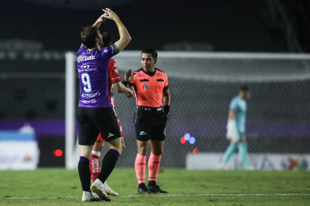 Aristeguieta (28’) y Carlos Vargas (31’) adelantaron a los locales. Juan Delgado (43’) y Zendejas (64’) emparejaron los cartones. A los 71’ apareció Camilo Sanvezzo para convertir por la pena máxima. La J2 del Guard1anes 2021 Mazatlán visitará a los Pumas y Necaxa recibirá al San Luis.