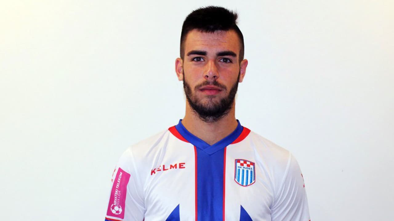 Dejó el futbol y donó parte del hígado por salvar a su madre