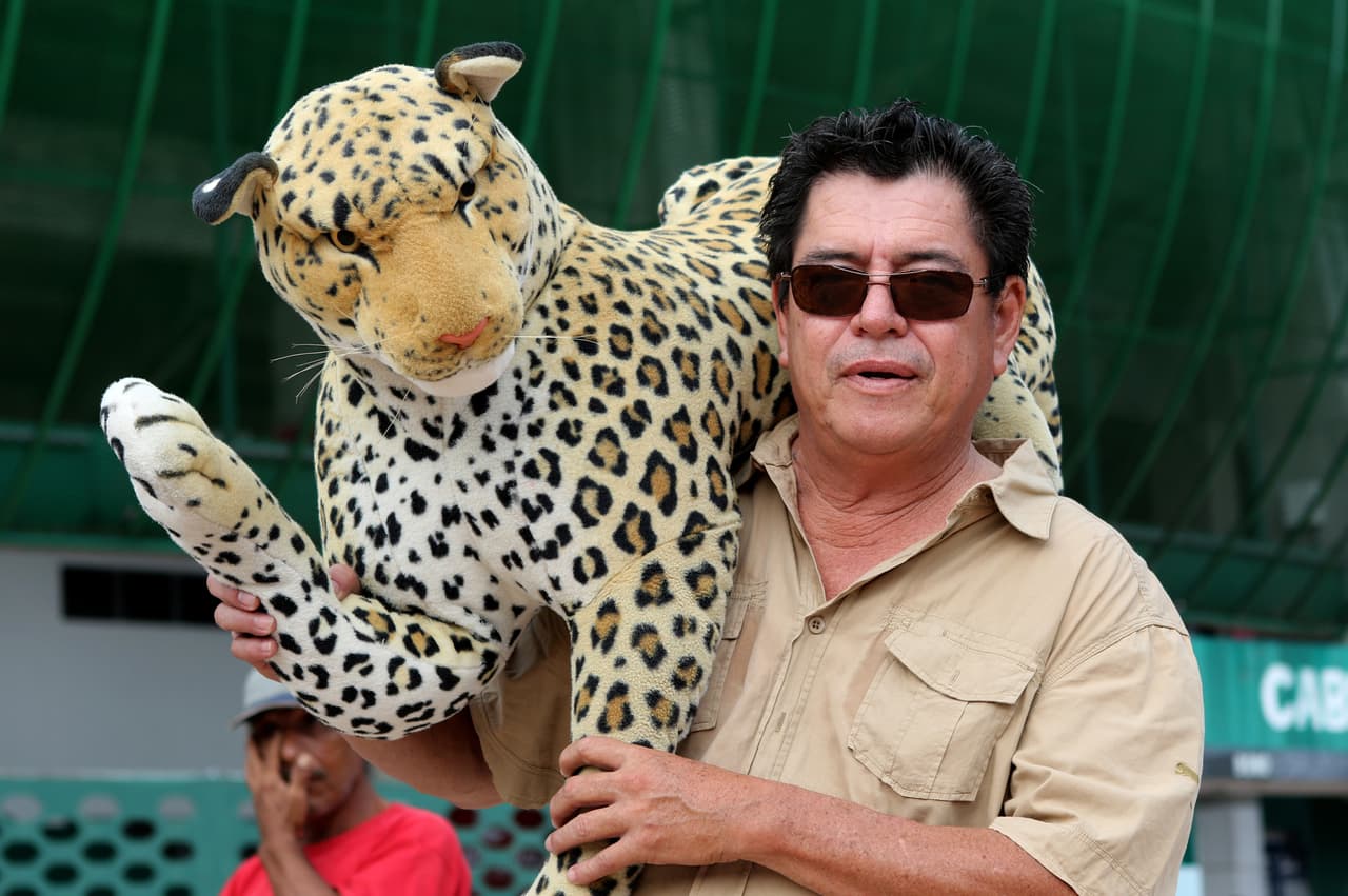 El color de la afición en la Jornada 9