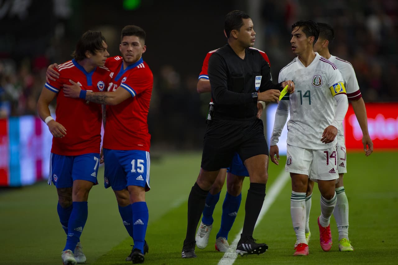 México no logra aguantar la ventaja 2-1 y terminan conformándose con un empate 2-2 frente a Chile en su último duelo del 2021.