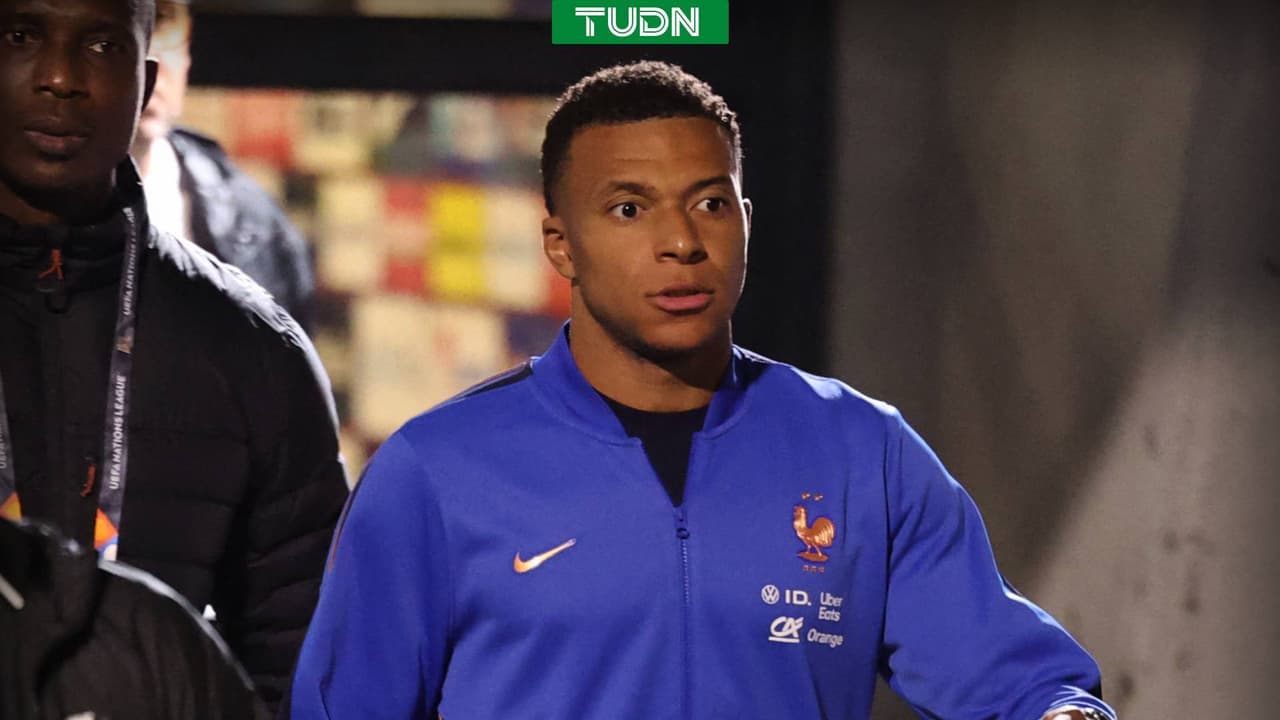 Mbappé cachado en París de fiesta con Ester Expósito a pesar de lesión