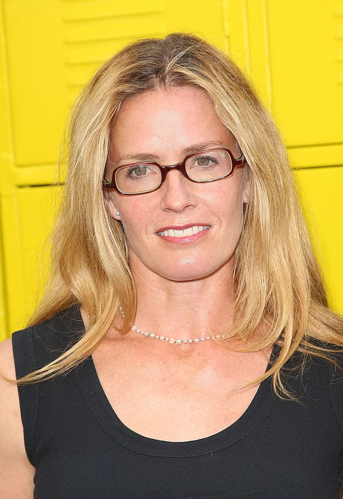 Éste le envía una carta donde comenta que la máquina del tiempo está averiada, y que es imposible repararla. Sin embargo no le preocupa estar atrapado en el pasado, pues allí es muy feliz trabajando de herrero aunque convive con malhechores.
<br>