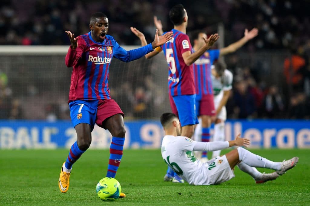 Los goles de Ferran Jutgla (16'), Gavi (19') y Nicolás González (85) le dan los tres puntos al Barcelona luego de vencer 3-2 al Elche en el Camp Nou.