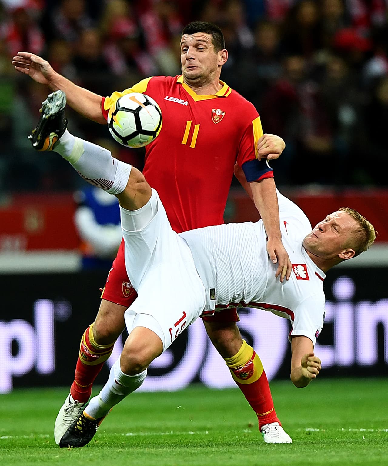 El rival propuso un partido intenso, pues Montenegro aún tenía opción de alcanzar el repechaje siempre y cuando Dinamarca perdiera como local. Aún se aferraba a esa opción.