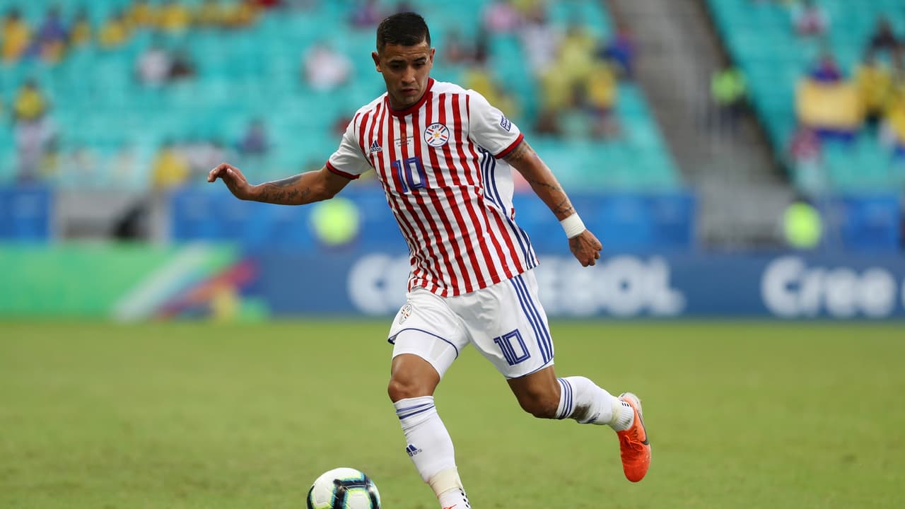 América quiere a Derlis González, delantero paraguayo