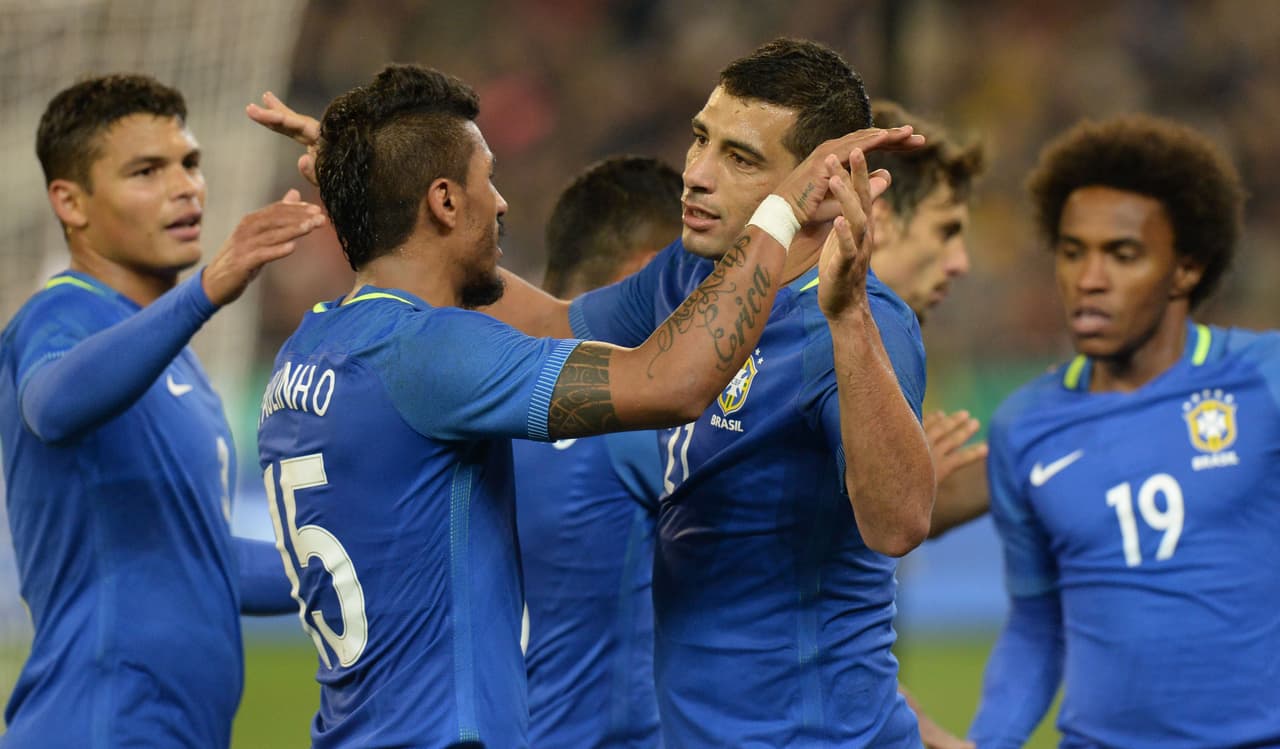 En un partido, el jugador del Sport logró sus primeros dos goles con la selección de Brasil.
