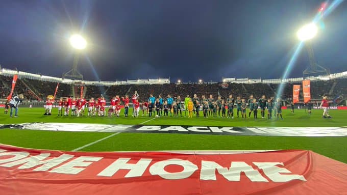 Edson Álvarez juega los 90 minutos en la derrota del Ajax 1-0 ante el AZ Alkmaar con gol de Boadu al minuto 90.