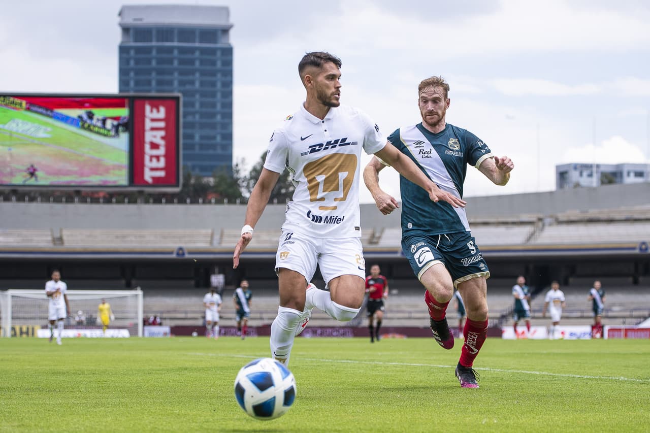 Pumas rompe su mala racha tras vencer 2-0 a Puebla en Ciudad Universitaria durante la Jornada 6 del Apertura 2021. La primera anotación fue por parte de Washington Corozco al 74' y, con penalti, Juan Ignacio Dinneno convirtió al 81.
