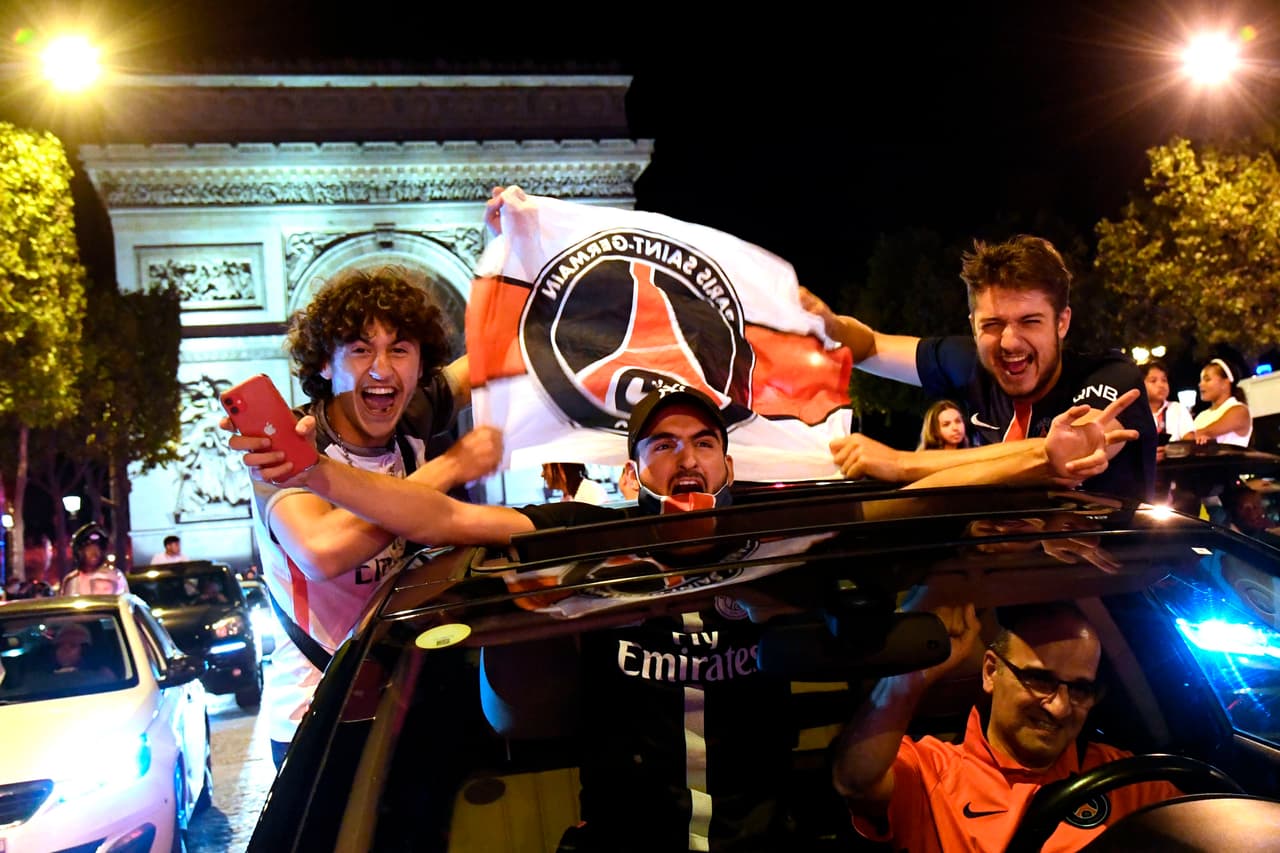 Festejos eufóricos en París a pesar del COVID-19 por triunfo del PSG