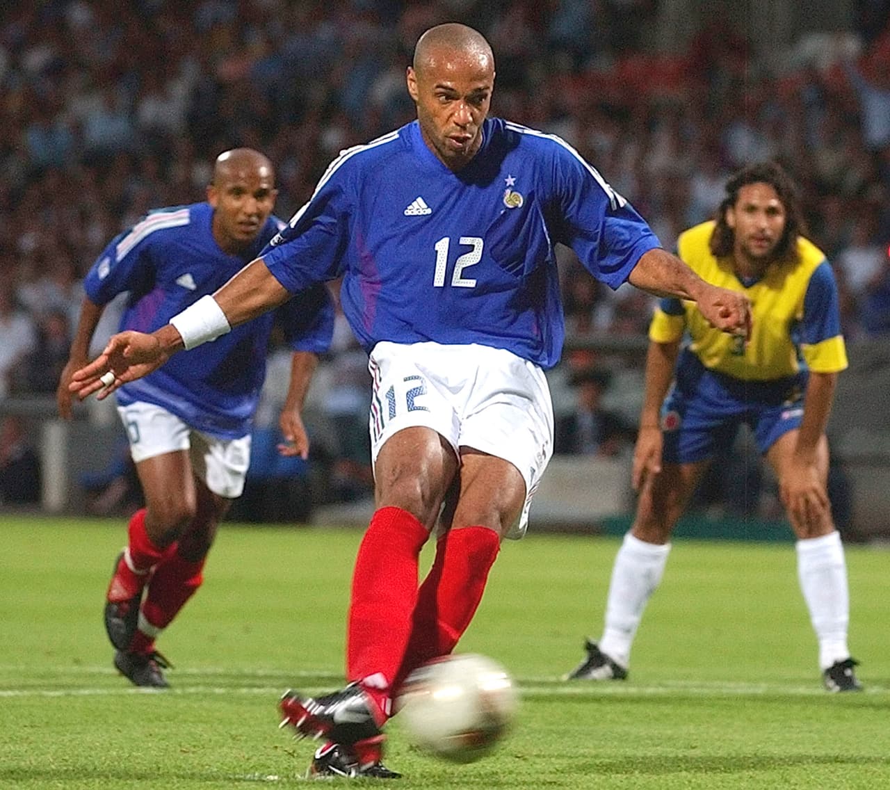 Francia tuvo un ritmo avasallador en la Copa Confederaciones de 2003, en la que fue local. Sin Zidane de nuevo, demostró con claridad su superioridad.