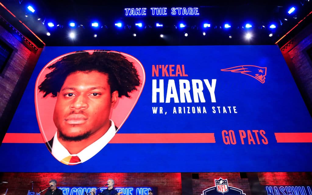 <b>32) N'keal Harry (Arizona State).</b> Los campeones de la NFL, los New England Patriots fueron el último equipo en reclutar en la ronda inicial del Draft y seleccionaron al receptor de los Sun Devils para bajar el telón de la primera ronda.