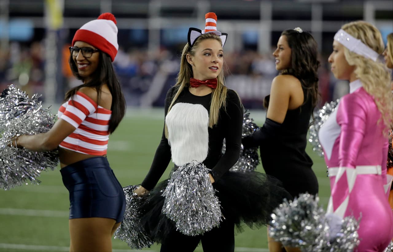 Las bellas porristas de la NFL siguen demostrándonos sus disfraces en esta época de Halloween. ¡Chécalos!