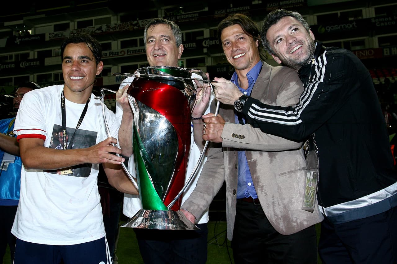 Chivas salió campeón tras vencer al León 0-1 con gol de Oswaldo Alanís en la Copa MX del Apertura '15.