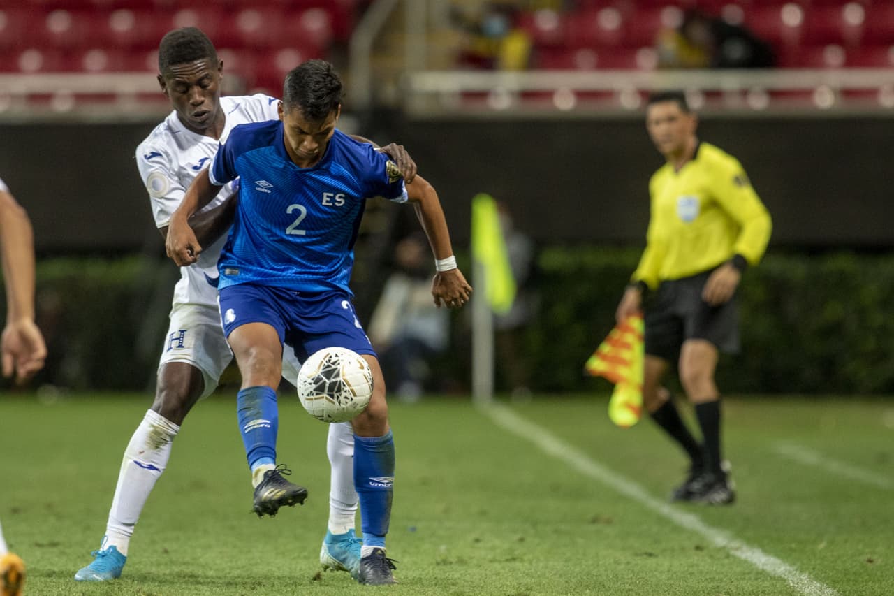 Marvín Márquez y Douglas Martínez fueron los encargados de anotar en el entretenido empate entre la selección de El Salvador y Honduras.