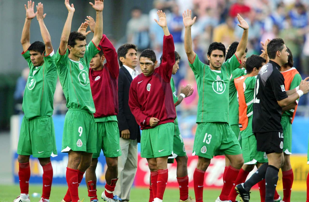 México tuvo que esperar cuatro años para regresar a la Copa Confederaciones. Logró su clasificación a Alemania 2005 al ser el campeón de la Copa Oro 2003.
<br>