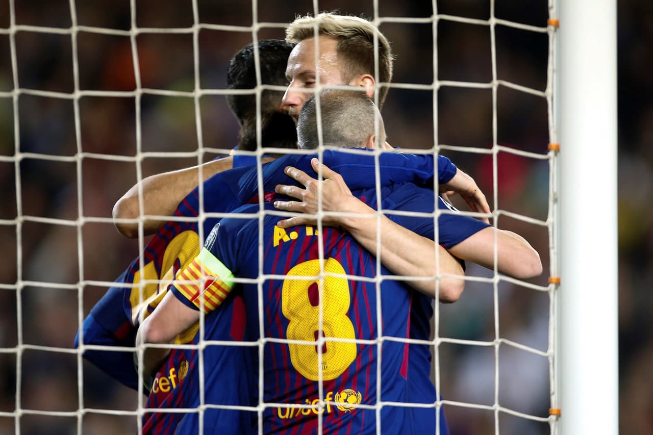 El mediocampista italiano se barrió para cortar el último pase y tuvo la mala fortuna de mandar la pelota al fondo de su arco.