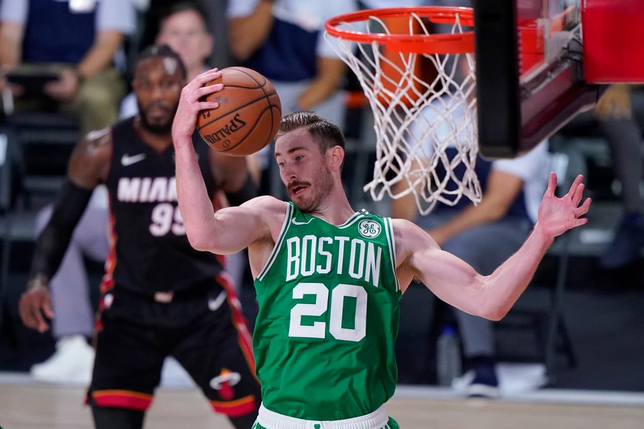 Los Boston Celtics ganan 117-106 y ponen la serie 2-1 | Borraron en tres cuartos al Miami Heat y se ponen a un juego de igualar la Final de Conferencia. | Bam Adebayo, Jaylen Brown y Jayson Tatum fueron los máximos anotadores del partido.