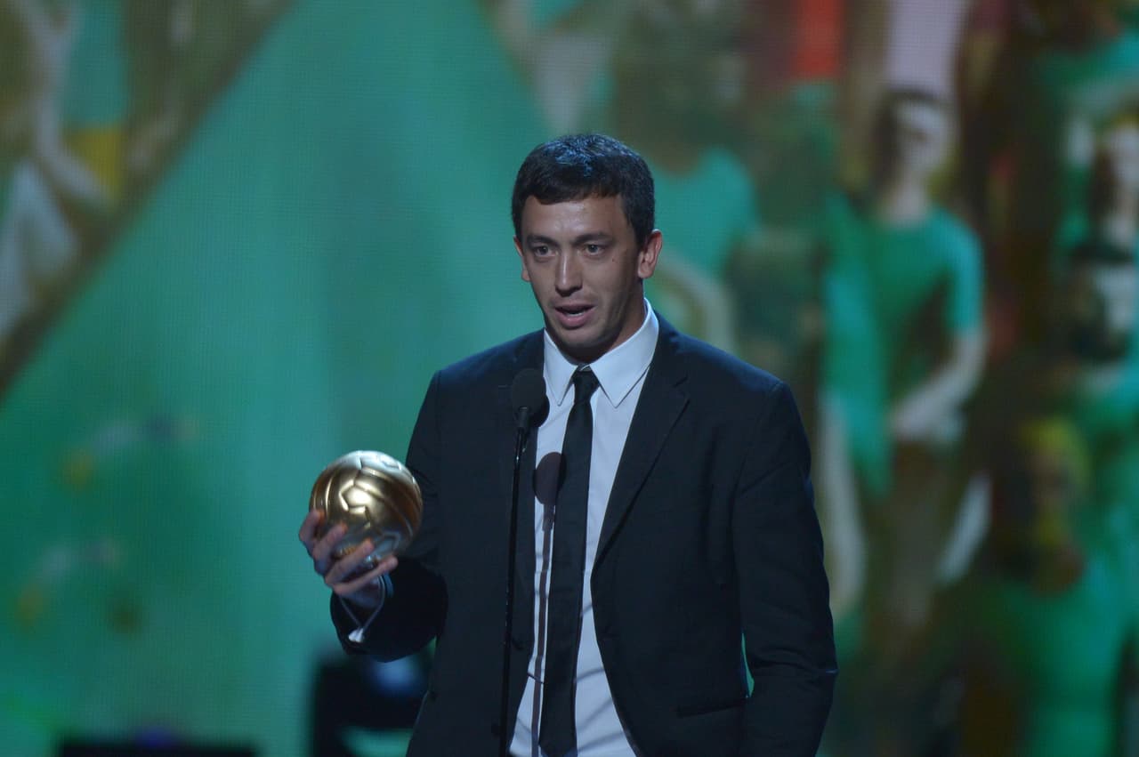 Agustín Marchesín se quedó con el Balón de Oro por Mejor Portero de la Liga Mx.