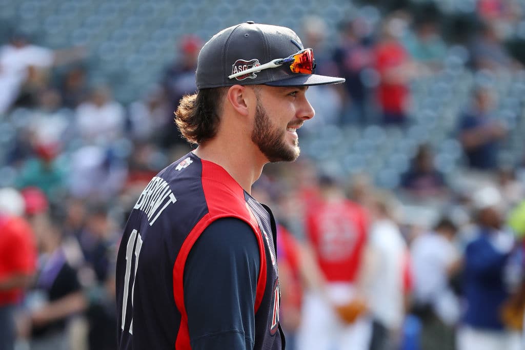 Así realizaron su práctica los peloteros seleccionados para participar en el MLB All Star Game, que se llevará a cabo este martes en Progressive Field, el Cleveland. Jugadores que generalmente son rivales pudieron convivir, charlar, entrenar, soltar el brazo y tener una leve práctica de bateo para alistarse de cara al encuentro de Media Temporada que promete ser muy atractivo.