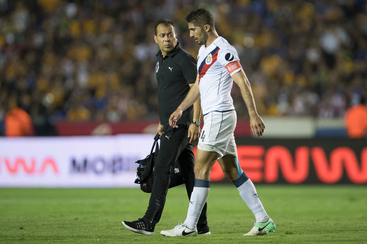 Al minuto 70, Jair Pereira salió de cambio con una aparente molestia física.