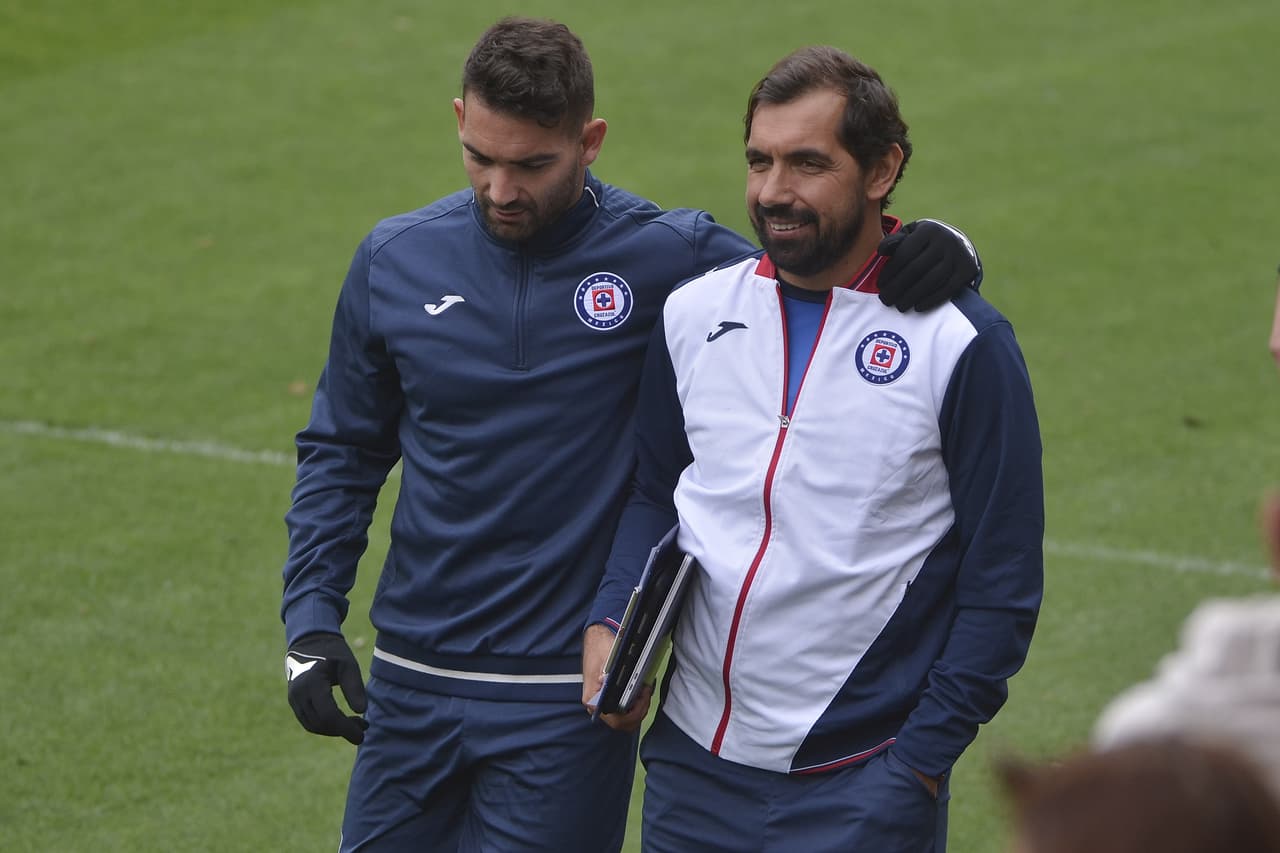 Cruz Azul, encabezado por el técnico Pedro Caixinha, vive un momento de reflexión luego de apenas sumar un punto de 6 posibles en el Clausura 2019. Por eso, el trabajo duro y la unidad son constante ahora.