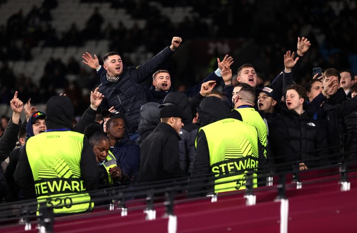 Varios heridos en altercados tras brutal bronca en el derbi de Croacia 