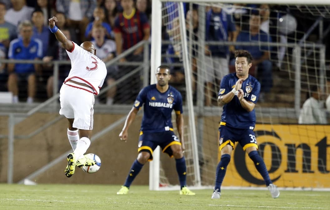 Preparen, apunten... Zapatazo de Jordan Sturart en el CaliClásico.
