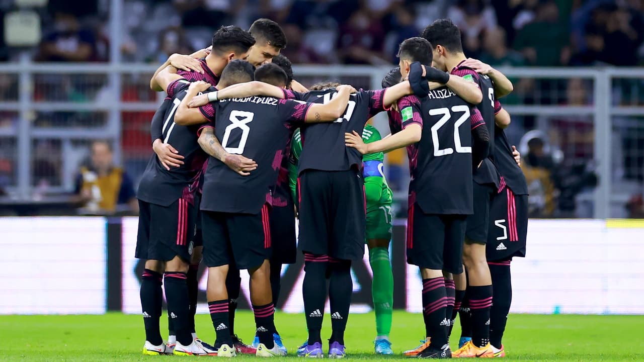 ¡Adiós al tridente! Tata hace 5 cambios en el 11 inicial de México