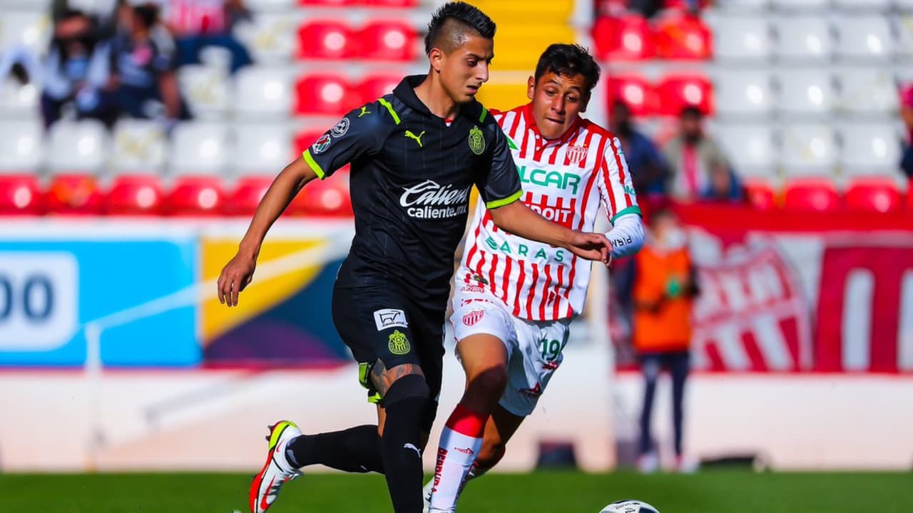 ‘Piojo’ Alvarado: “Se siente chingón ponerse la de Chivas”