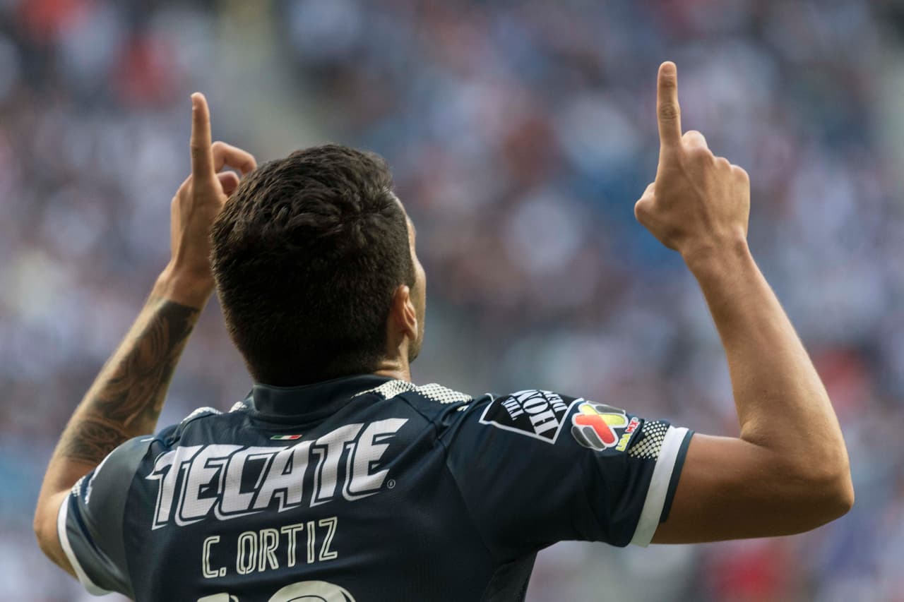 Sin embargo, el Guadalajara aún seguía festejando cuando el guaraní Celso Ortiz llegó por sorpresa para igualar los cartones en el marcador.