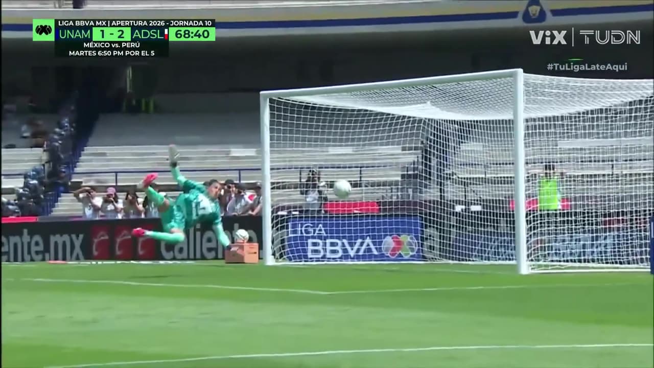 ¡Atajadón de Keylor Navas! El tico evita el tercero gol del San Luis con impecable vuelo