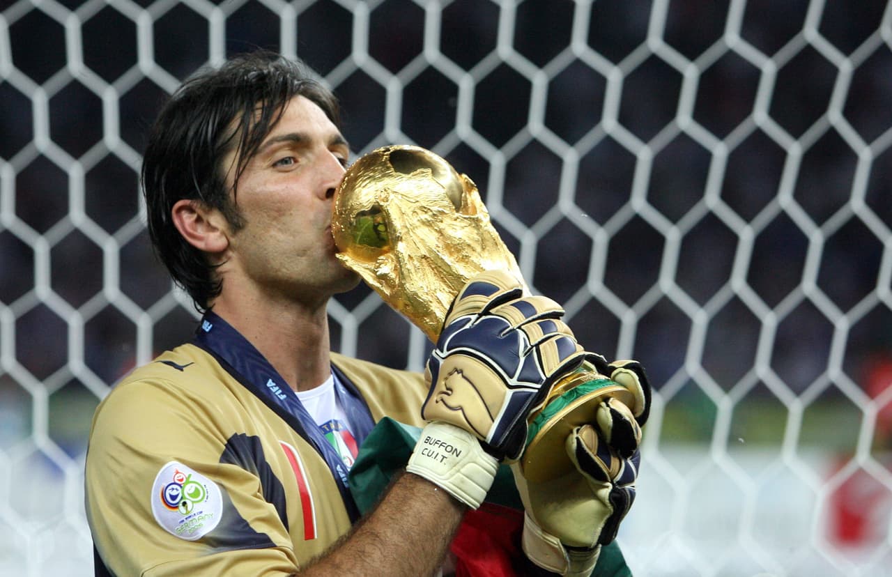 Ghana, Estados Unidos, República Checa, Australia, Ucrania, Alemania y Francia fueron los equipos que cayeron a manos de Italia. Este es el único título que Buffon ha logrado con la 'Azzurra'.