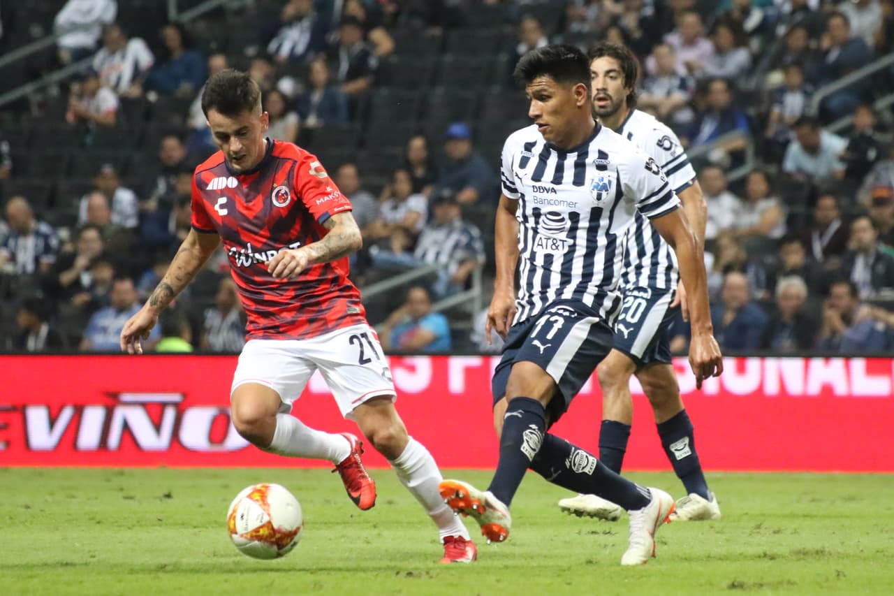 El trámite del juego fue bien dirigido por los locaDles que asumieron el control del partido tras la anotación.