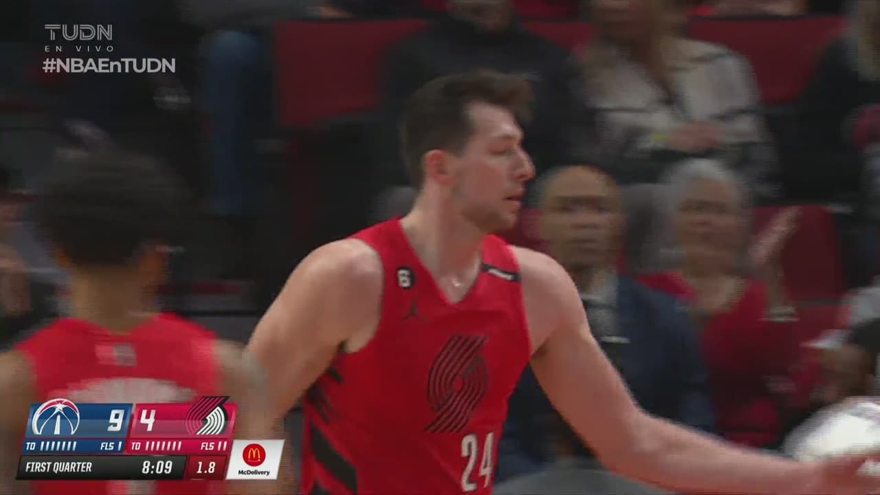 ¡Qué clase de jugada! Tremendo tapón de Eubanks ante  Kyle Kuzma