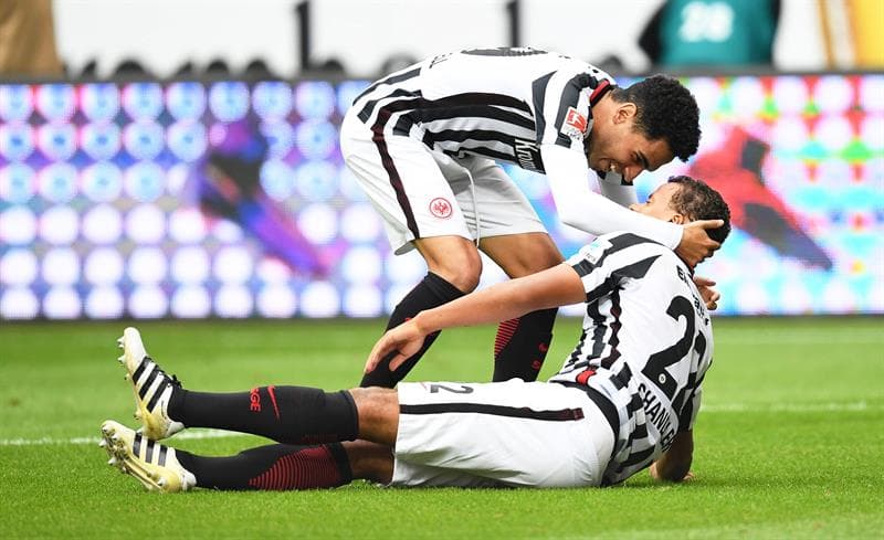 Eintracht Franfurt buscaba demostrar ante su gente que es un equipo capaz de levantarse a pesar de las dificultades. La celebración fue emotiva en el empate 1-1.