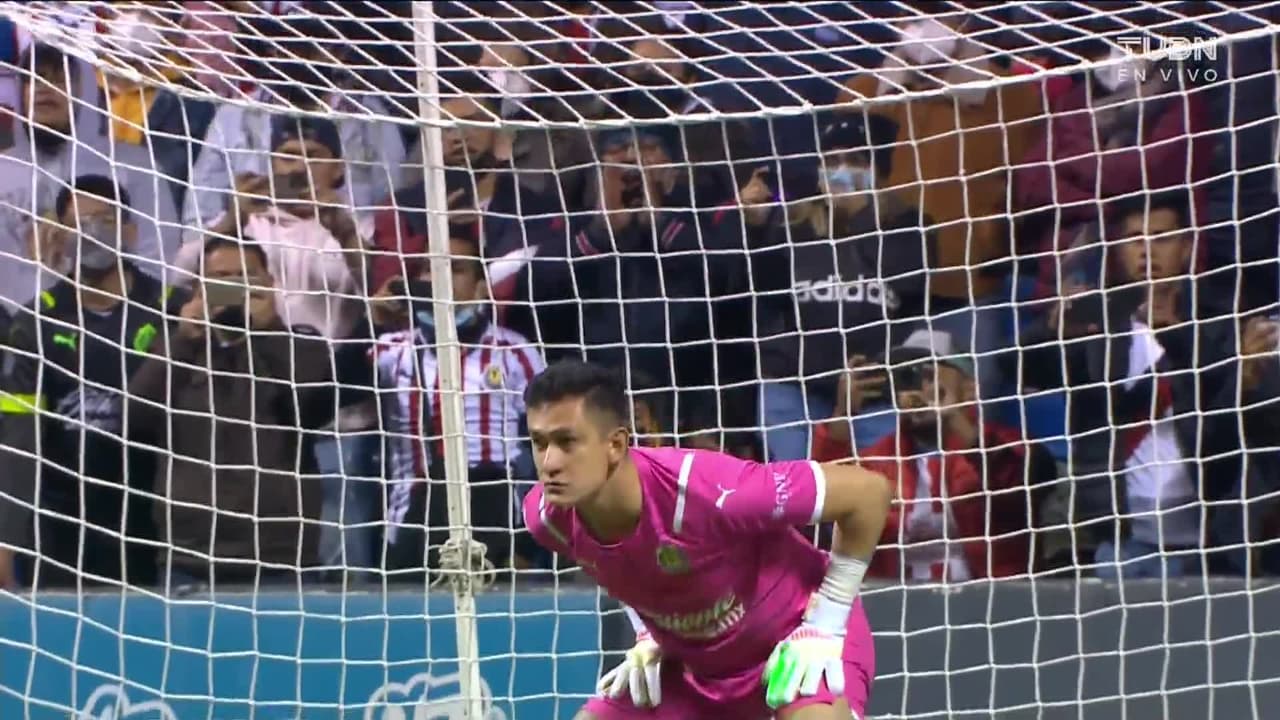 ¡GOL!  anota para Guadalajara. Uriel Antuna