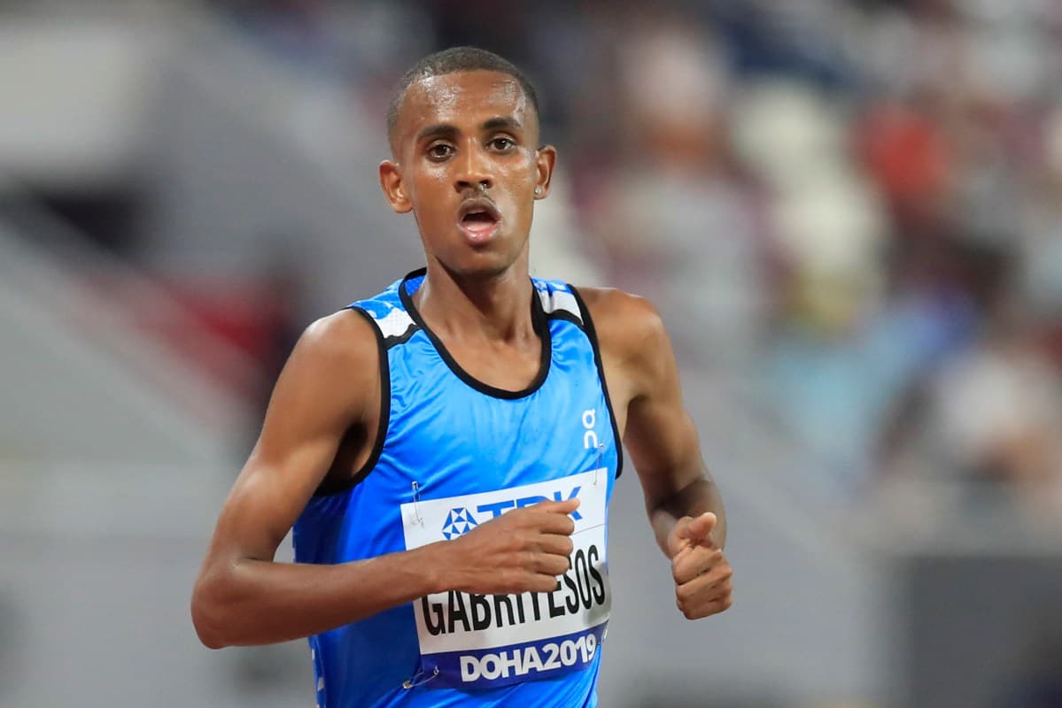 Sobreviviente de guerra cruza desierto a pie y compite en Tokyo 2020