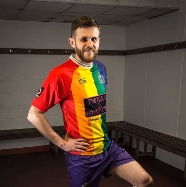 Días antes ya habían comenzado a dar promoción a lo que sería su uniforme para dicho compromiso.