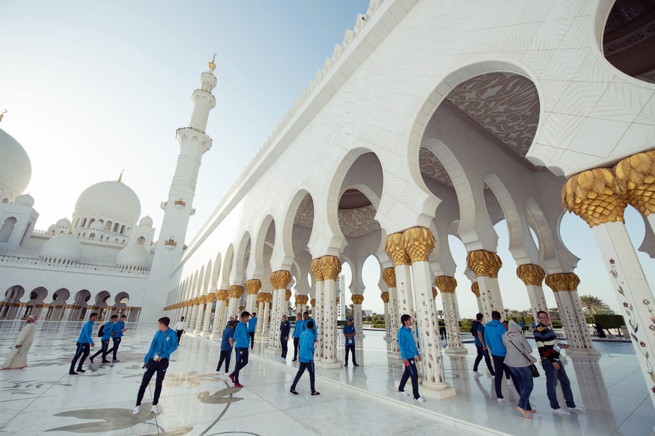 Los jugadores de Pachuca aprovecharon su presencia en Emiratos Árabes Unidos, donde se encuentran por el Mundial de Clubes, para visitar la Gran Mezquita de Abu Dhabi, previo a su partido del sábado contra Wydad Casablanca.