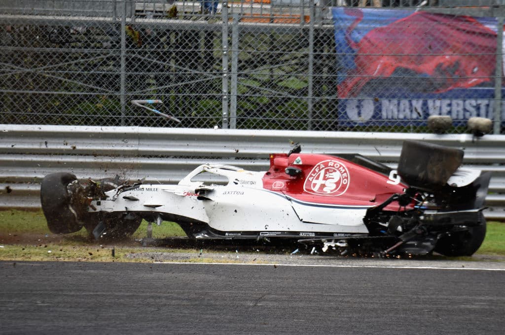 MONZA, ITALY - AUGUST 31: Marcus Ericsson of Sweden driving the (9) Alfa Romeo Sauber F1 Team C37 Ferrari crashes during practice for the Formula One Grand Prix of Italy at Autodromo di Monza on August 31, 2018 in Monza, Italy. (Photo by Getty Images/Getty Images)