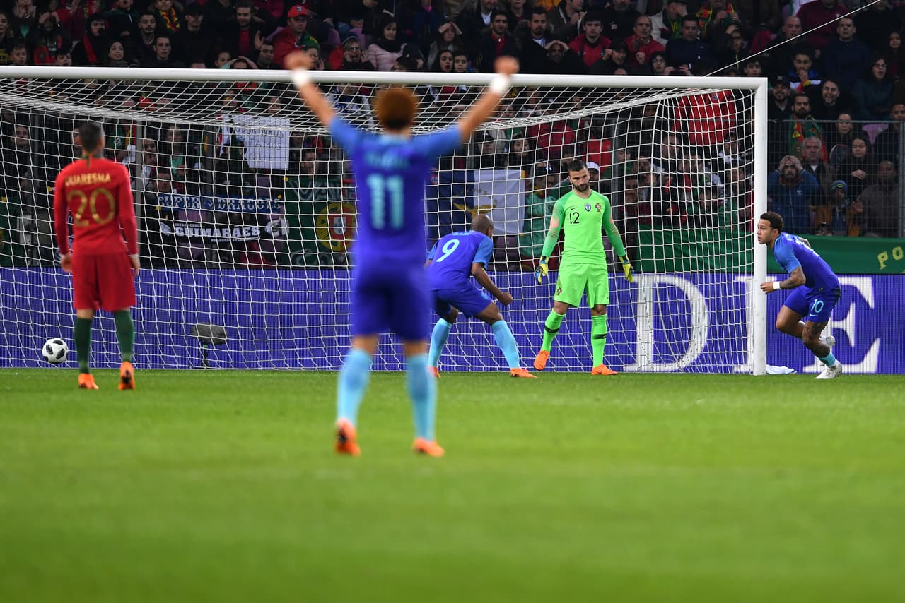 Se iba en ventaja Holanda, que llegaba a este partido de una derrota por 1-0 a manos de Inglaterra la semana pasada.
