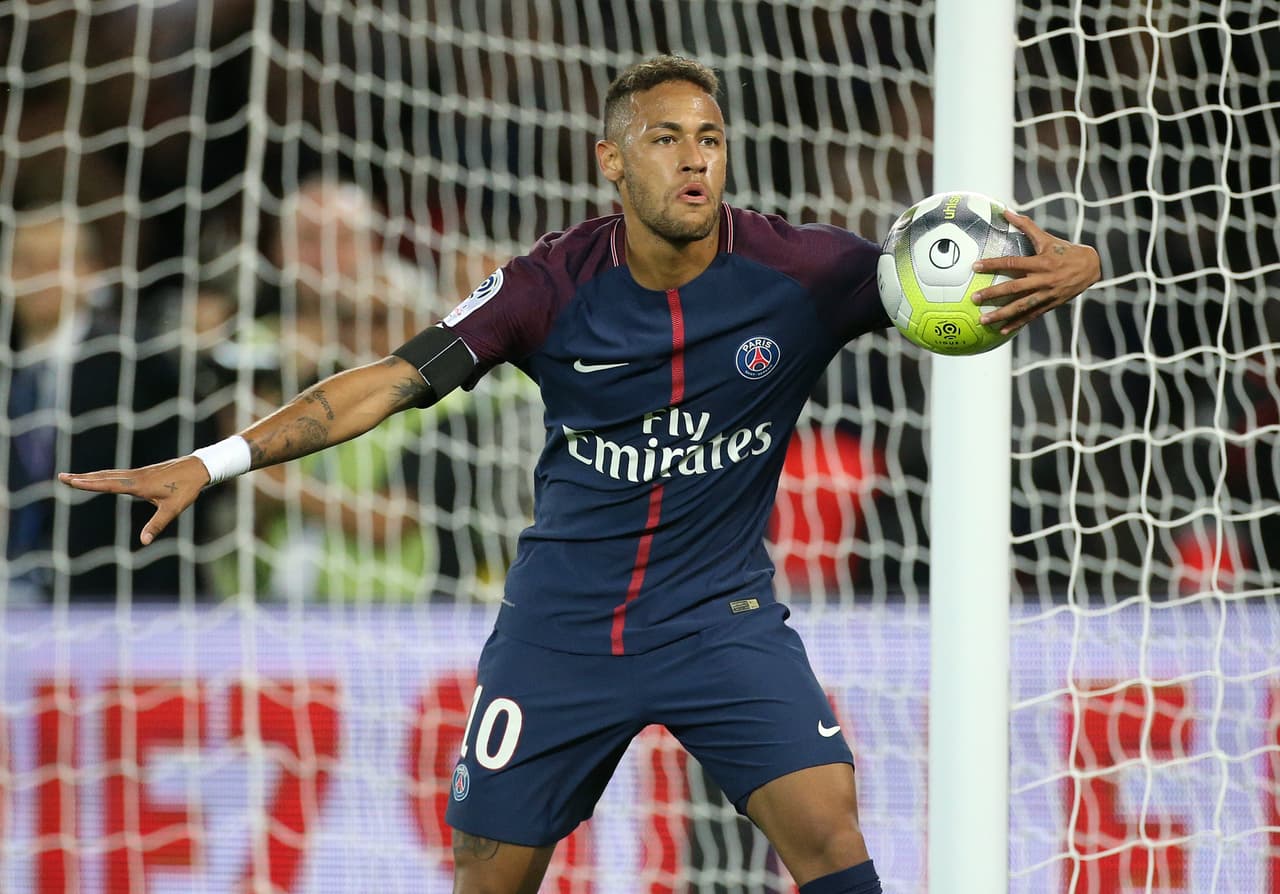 PARIS, FRANCE - AUGUST 20: Neymar Jr of PSG celebrates his first goal during the French Ligue 1 match between Paris Saint Germain (PSG) and Toulouse FC (TFC) at Parc des Princes on August 20, 2017 in Paris, France. (Photo by Jean Catuffe/Getty Images)