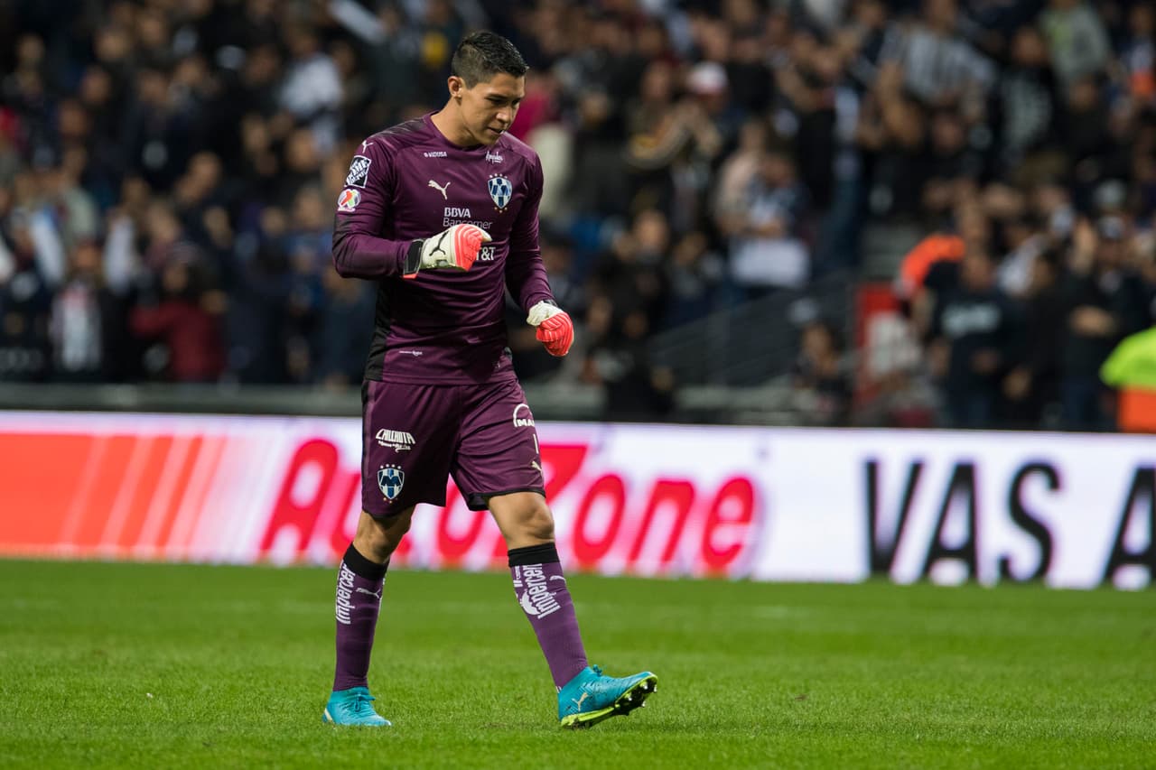 El arquero de Monterrey, Hugo González, tuvo que emplearse a fondo para evitar la caída de su marco.