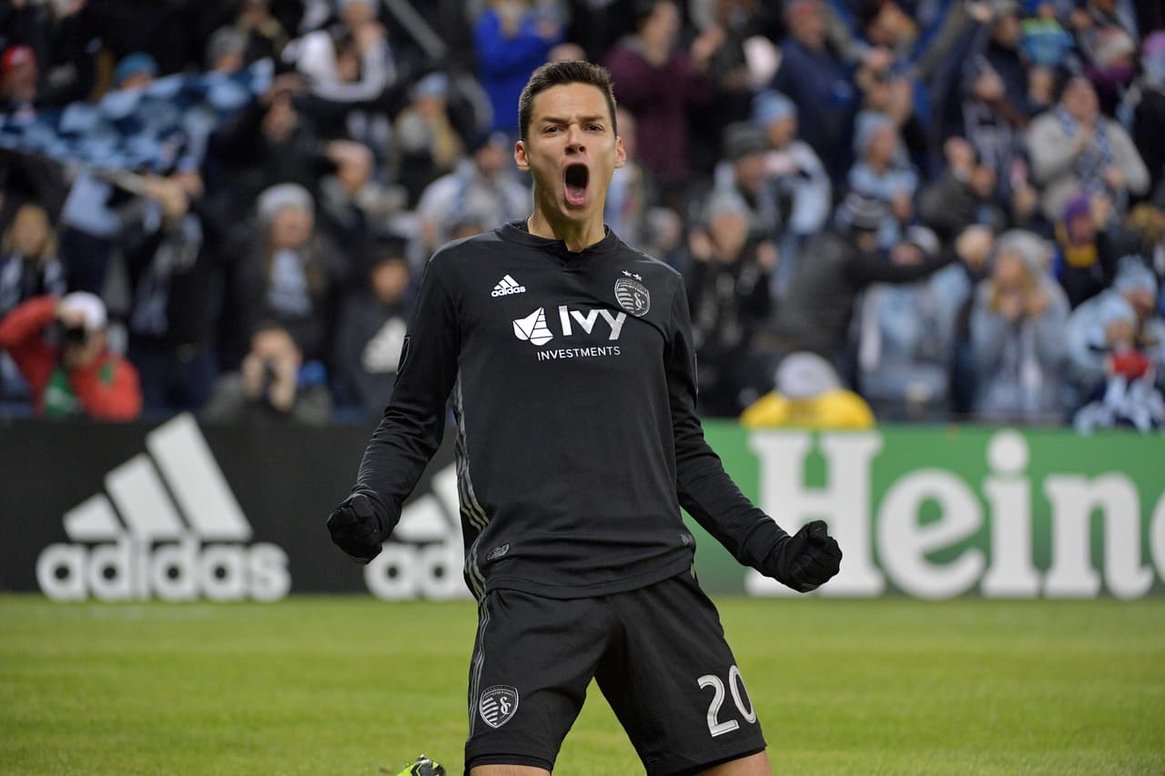 David Guzmán celebró efusivamente uno de los goles del Kansas City que despertaron la ilusión de los locales.